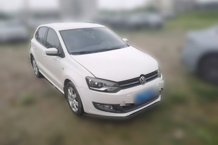 Used Volkswagen Polo 2013 1.6L Manual Comfort Edition Front Right 45 Deg