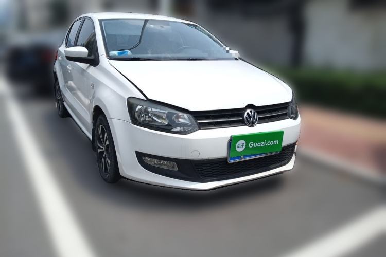 Used Volkswagen Polo 2013 1.4L Manual Fashion Edition Front Right 45 Deg