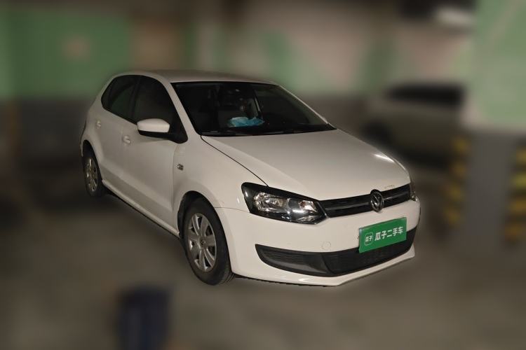 Used Volkswagen Polo 2013 1.4L Manual Fashion Edition Front Right 45 Deg