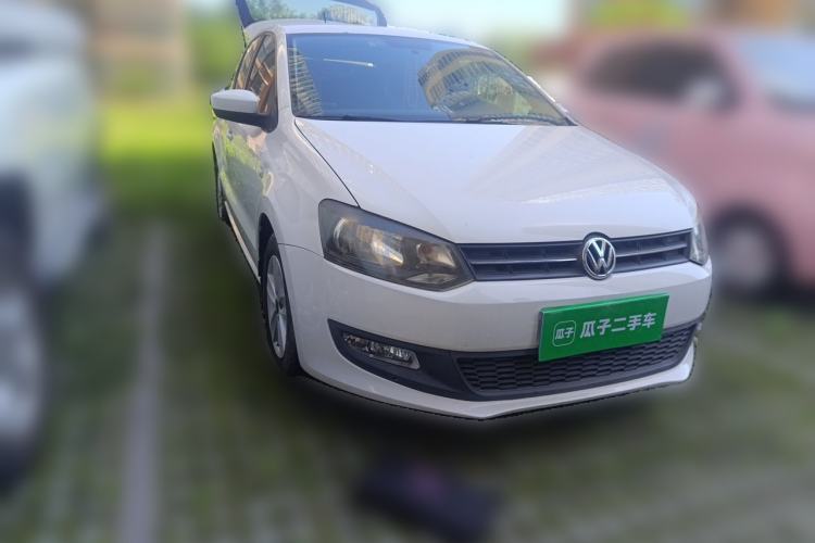 Used Volkswagen Polo 2013 1.4L Manual Fashion Edition Front Right 45 Deg