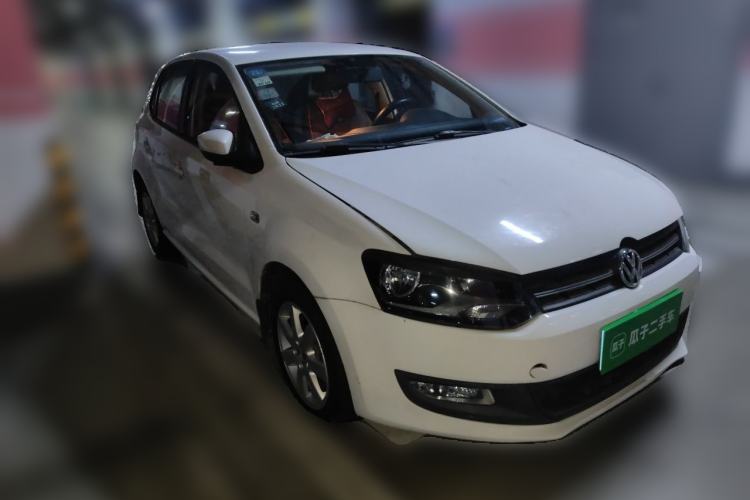 Used Volkswagen Polo 2013 1.6L Automatic Comfort Edition Front Right 45 Deg