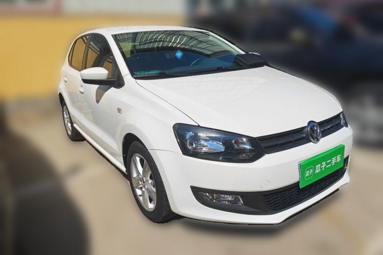 Used Volkswagen Polo 2013 1.6L Automatic Comfort Edition Front Right 45 Deg