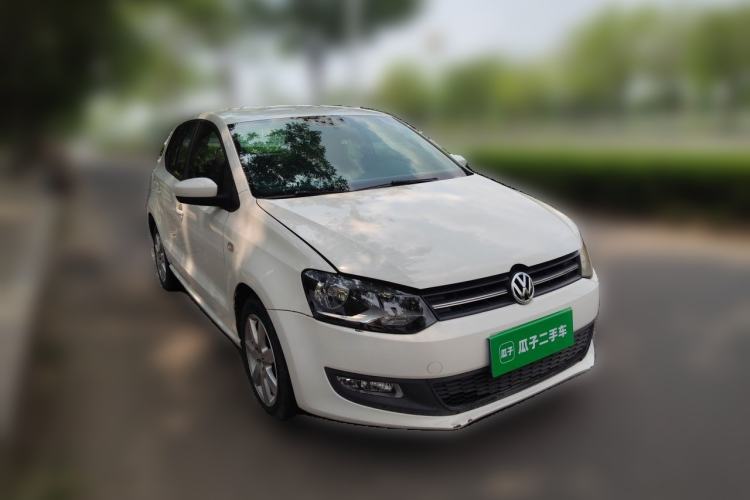 Used Volkswagen Polo 2013 1.4L Manual Comfort Edition Front Right 45 Deg