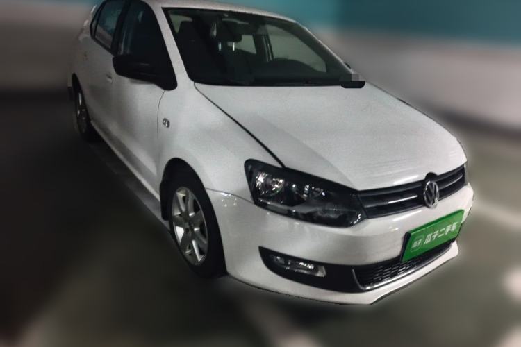 Used Volkswagen Polo 2013 1.6L Automatic Comfort Edition Front Right 45 Deg