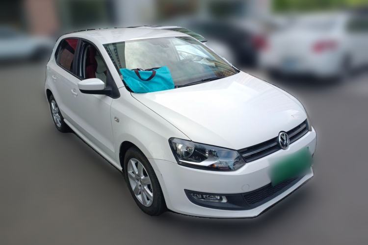 Used Volkswagen Polo 2013 1.6L Automatic Comfort Edition Front Right 45 Deg