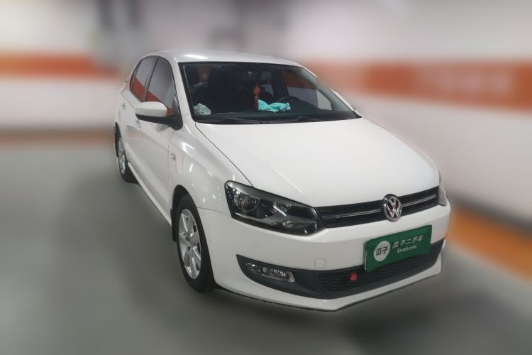 Used Volkswagen Polo 2013 1.6L Manual Comfort Edition Front Right 45 Deg