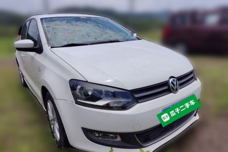 Used Volkswagen Polo 2013 1.4L Automatic Luxury Edition Front Right 45 Deg