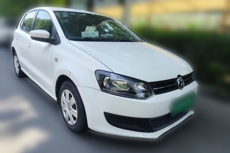 Used Volkswagen Polo 2013 1.4L Manual Fashion Edition Front Right 45 Deg