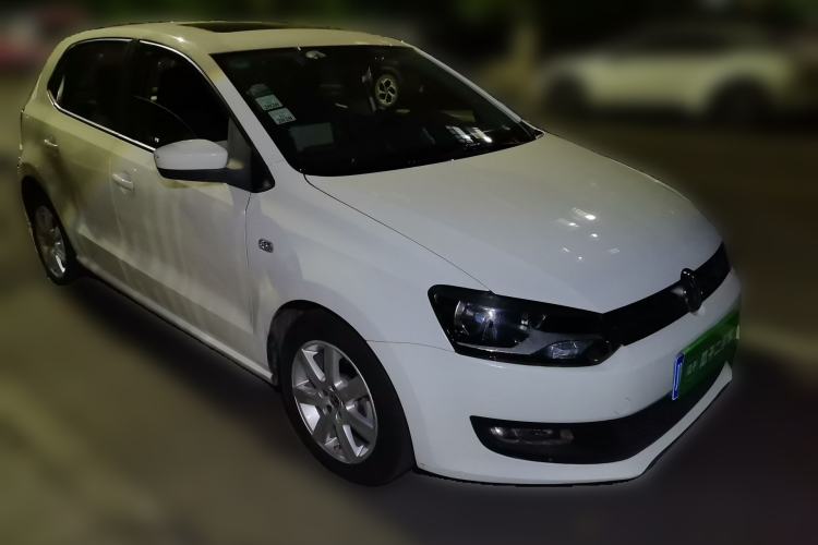 Used Volkswagen Polo 2013 1.4L Automatic Comfort Edition Front Right 45 Deg