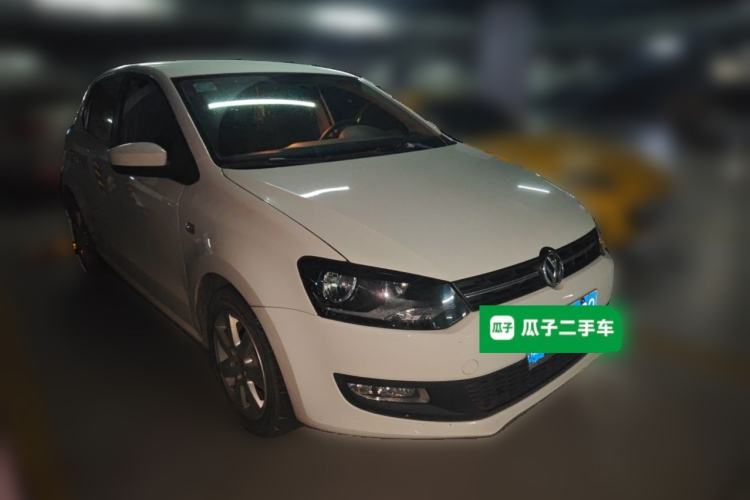Used Volkswagen Polo 2013 1.6L Automatic Comfort Edition Front Right 45 Deg