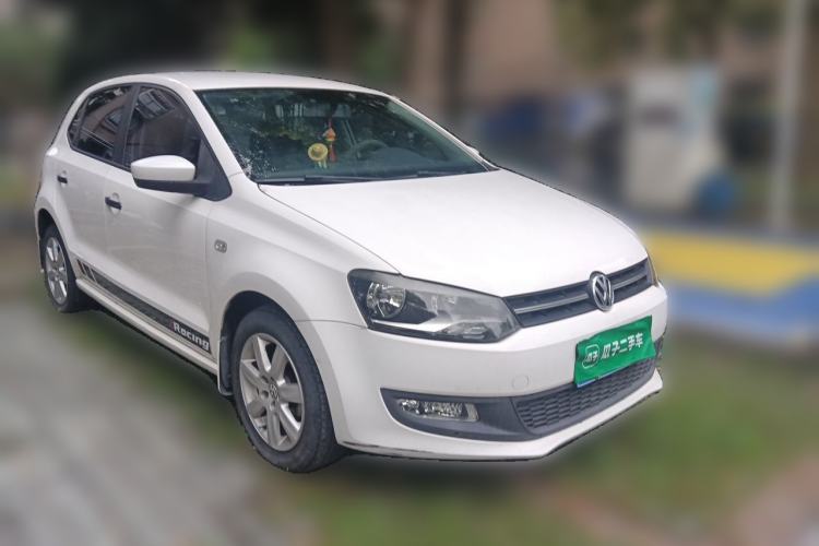 Used Volkswagen Polo 2013 1.6L Automatic Comfort Edition Front Right 45 Deg