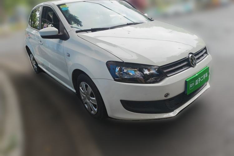 Used Volkswagen Polo 2013 1.4L Manual Fashion Edition Front Right 45 Deg