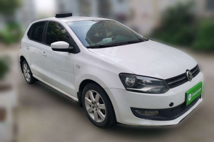 Used Volkswagen Polo 2013 1.6L Manual Comfort Edition Front Right 45 Deg