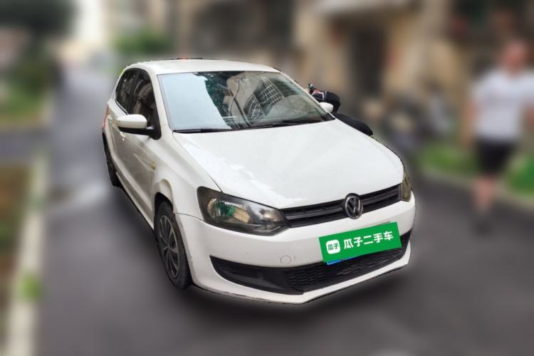 Used Volkswagen Polo 2013 1.4L Manual Fashion Edition Front Right 45 Deg