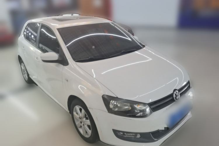 Used Volkswagen Polo 2013 1.6L Automatic Comfort Edition Front Right 45 Deg