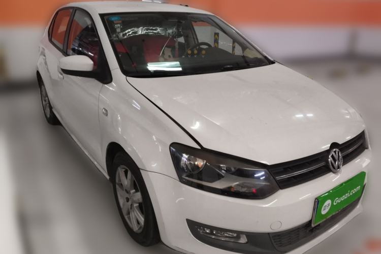 Used Volkswagen Polo 2013 1.6L Automatic Comfort Edition Front Right 45 Deg