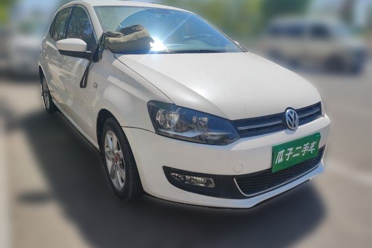 Used Volkswagen Polo 2013 1.6L Automatic Comfort Edition Front Right 45 Deg