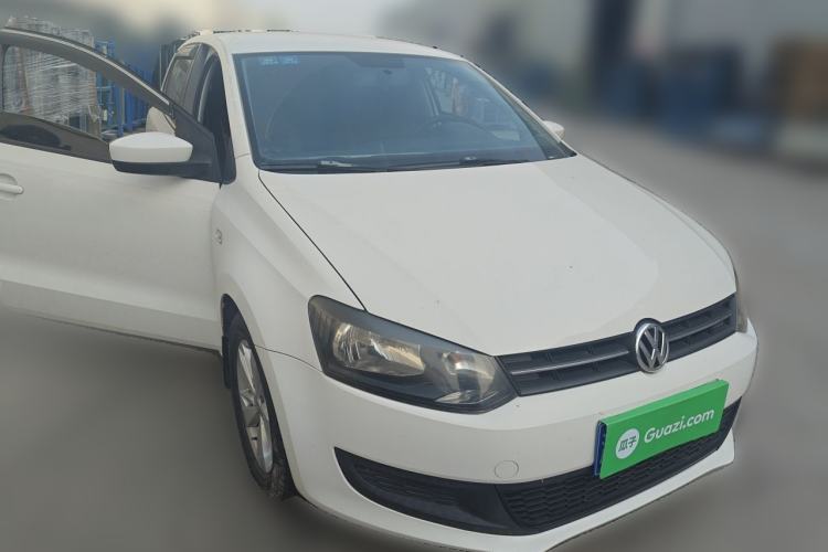 Used Volkswagen Polo 2013 1.4L Manual Fashion Edition Front Right 45 Deg