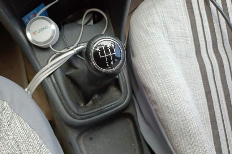 Used Volkswagen Polo 2013 1.4L Manual Comfort Edition Gear Lever