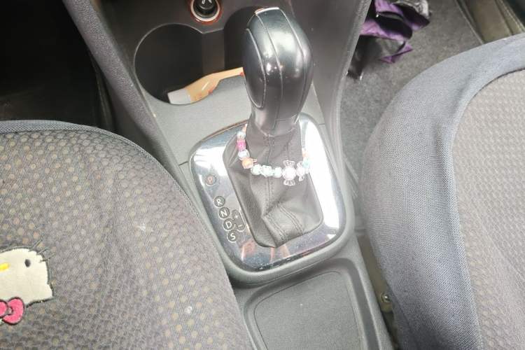 Used Volkswagen Polo 2013 1.6L Automatic Comfort Edition Gear Lever