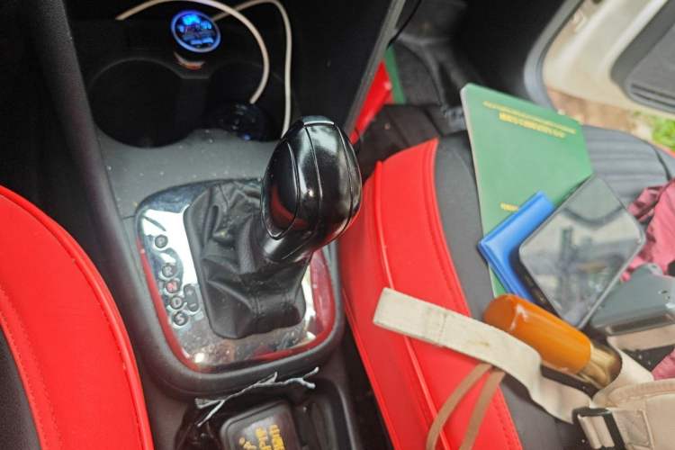 Used Volkswagen Polo 2013 1.4L Automatic Comfort Edition Gear Lever