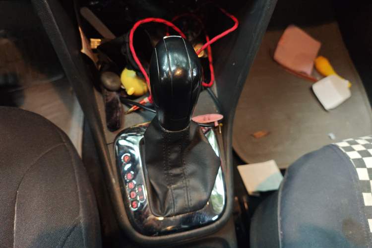 Used Volkswagen Polo 2013 1.4L Automatic Comfort Edition Gear Lever