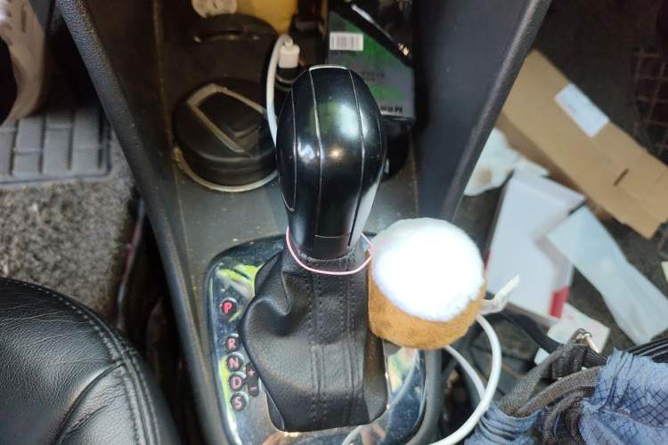 Used Volkswagen Polo 2013 1.4L Automatic Comfort Edition Gear Lever