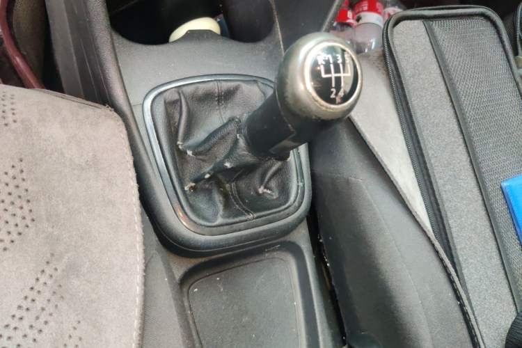Used Volkswagen Polo 2013 1.4L Manual Fashion Edition Gear Lever