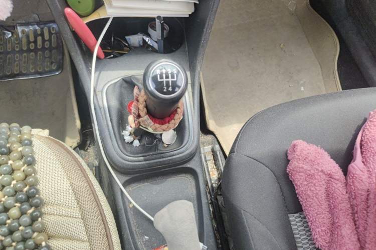 Used Volkswagen Polo 2013 1.4L Manual Fashion Edition Gear Lever