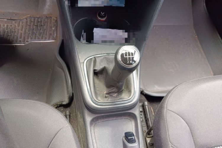 Used Volkswagen Polo 2013 1.6L Manual Comfort Edition Gear Lever