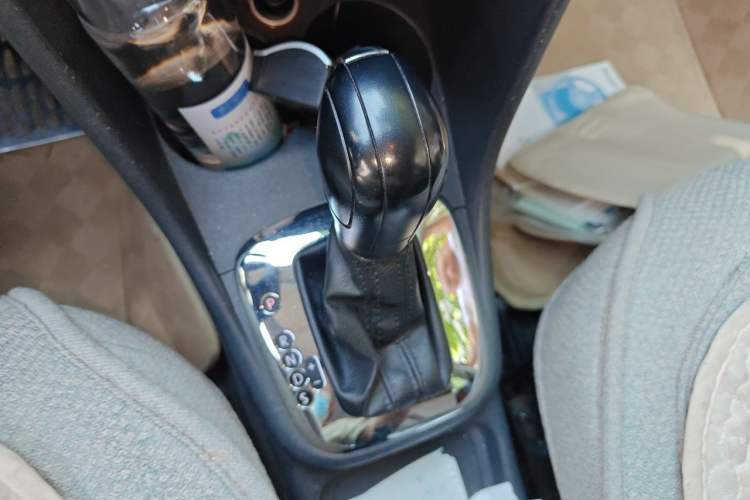 Used Volkswagen Polo 2013 1.4L Automatic Comfort Edition Gear Lever