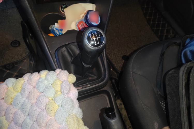 Used Volkswagen Polo 2013 1.6L Manual Comfort Edition Gear Lever