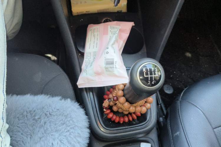 Used Volkswagen Polo 2013 1.6L Manual Comfort Edition Gear Lever