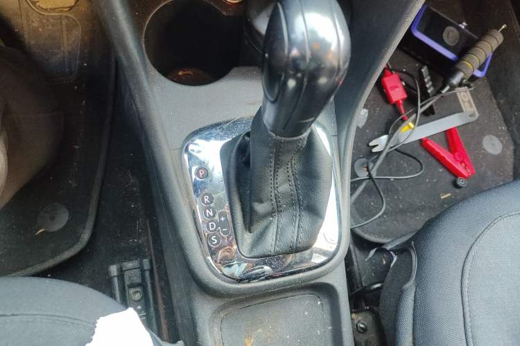 Used Volkswagen Polo 2013 1.4L Automatic Comfort Edition Gear Lever