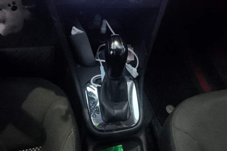 Used Volkswagen Polo 2013 1.4L Automatic Comfort Edition Gear Lever