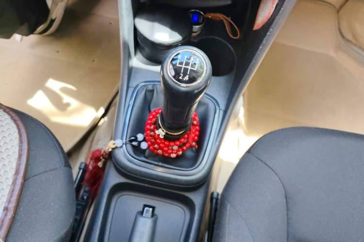 Used Volkswagen Polo 2013 1.4L Manual Fashion Edition Gear Lever
