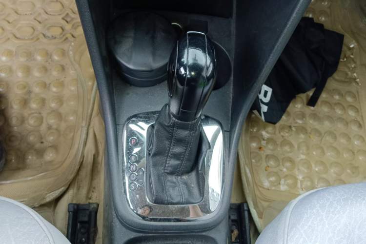Used Volkswagen Polo 2013 1.4L Automatic Comfort Edition Gear Lever