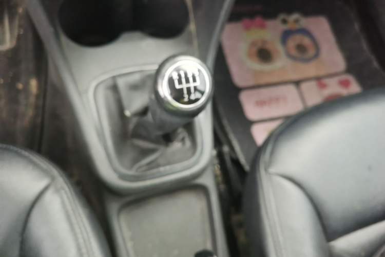 Used Volkswagen Polo 2013 1.6L Manual Comfort Edition Gear Lever