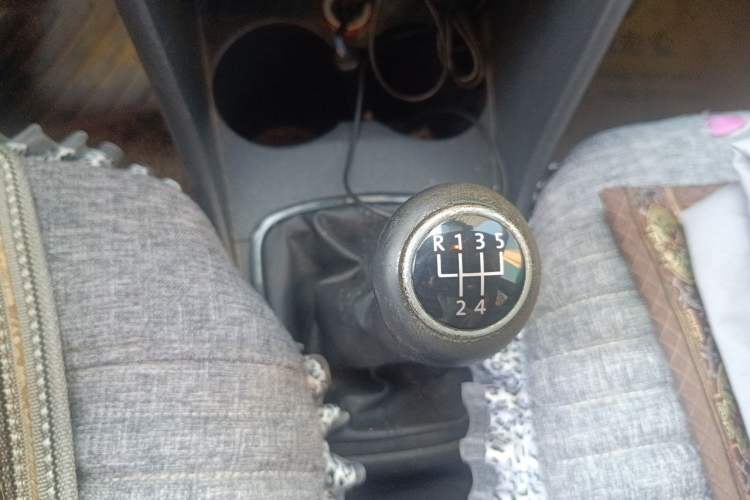 Used Volkswagen Polo 2013 1.4L Manual Fashion Edition Gear Lever