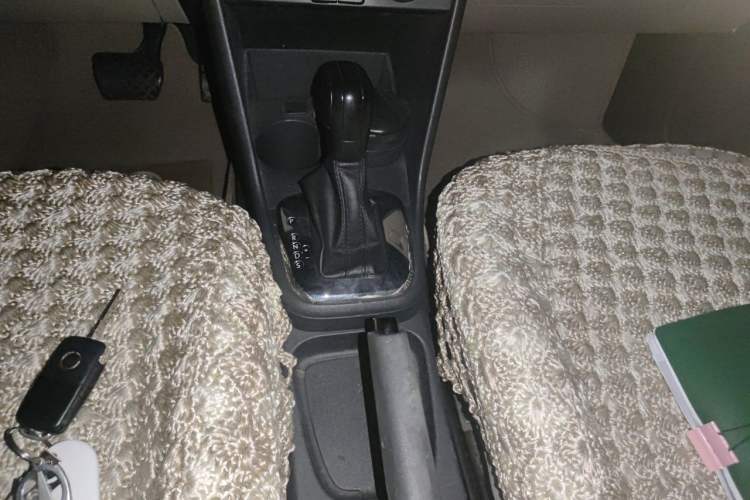 Used Volkswagen Polo 2013 1.4L Automatic Comfort Edition Gear Lever