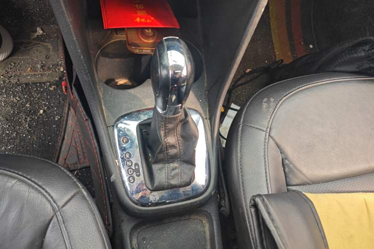 Used Volkswagen Polo 2013 1.4L Automatic Luxury Edition Gear Lever