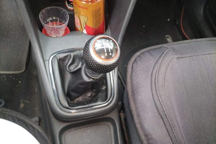 Used Volkswagen Polo 2013 1.4L Manual Fashion Edition Gear Lever