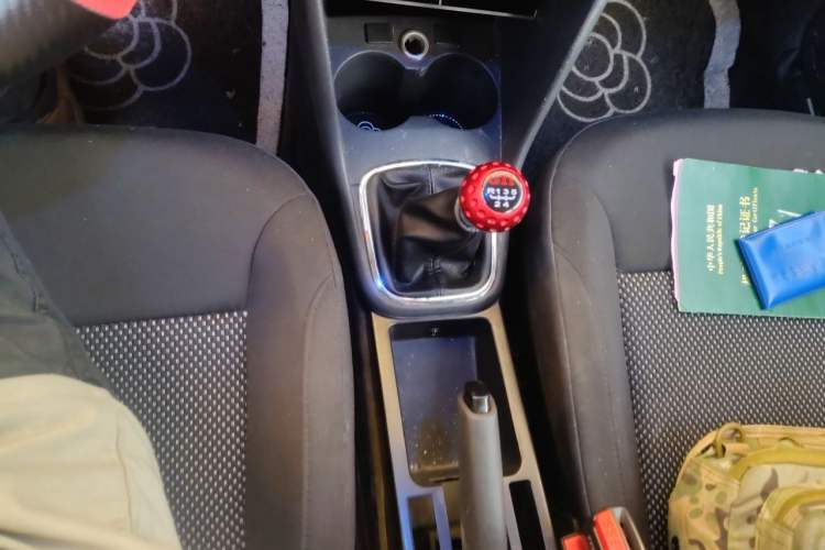 Used Volkswagen Polo 2013 1.4L Manual Comfort Edition Gear Lever