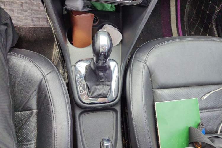 Used Volkswagen Polo 2013 1.4L Automatic Luxury Edition Gear Lever