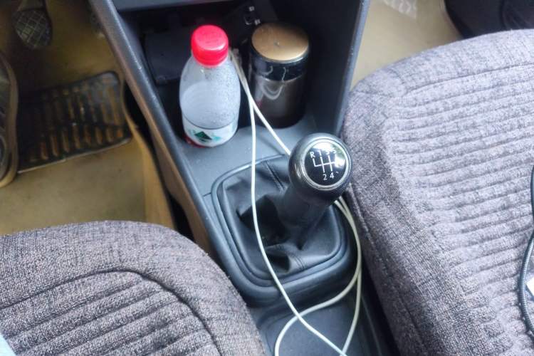 Used Volkswagen Polo 2013 1.4L Manual Fashion Edition Gear Lever