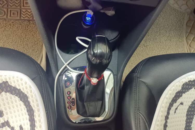 Used Volkswagen Polo 2013 1.4L Automatic Comfort Edition Gear Lever