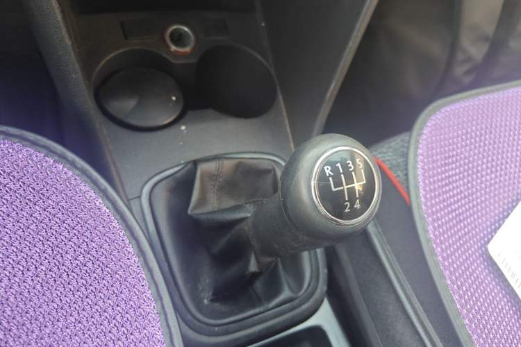Used Volkswagen Polo 2013 1.4L Manual Fashion Edition Gear Lever