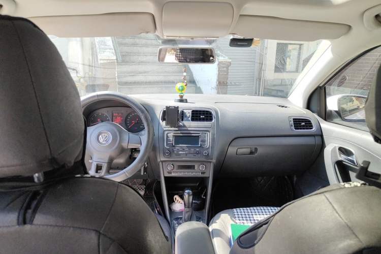 Used Volkswagen Polo 2013 1.6L Automatic Comfort Edition Headliner