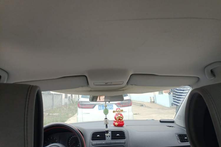 Used Volkswagen Polo 2013 1.4L Manual Fashion Edition Headliner