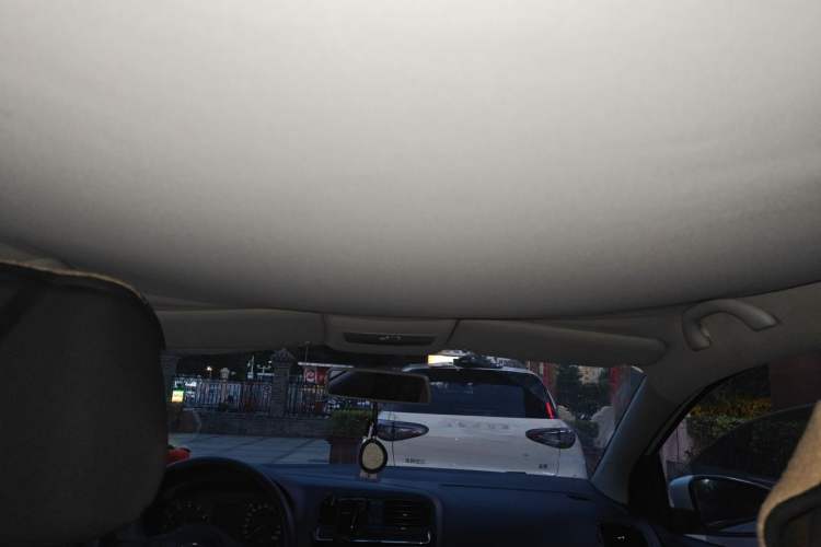 Used Volkswagen Polo 2013 1.4L Manual Fashion Edition Headliner